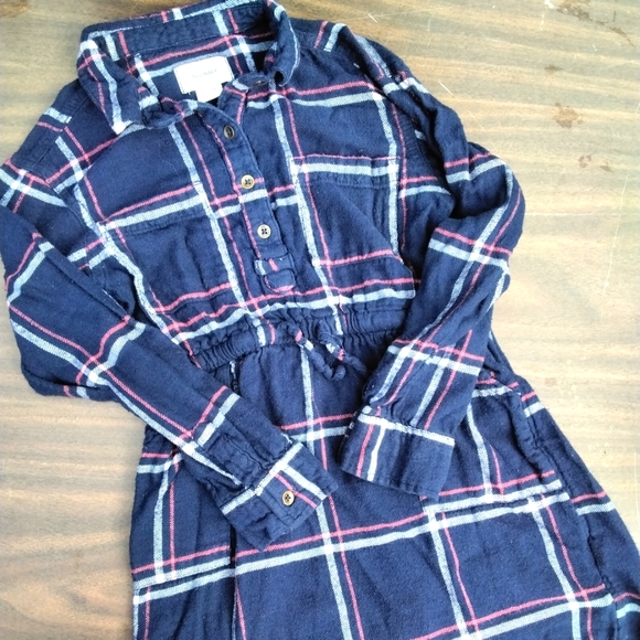 🙂 3/15 Old Navy sweatshirt 5t and dress 6/7 - Picture 2 of 8